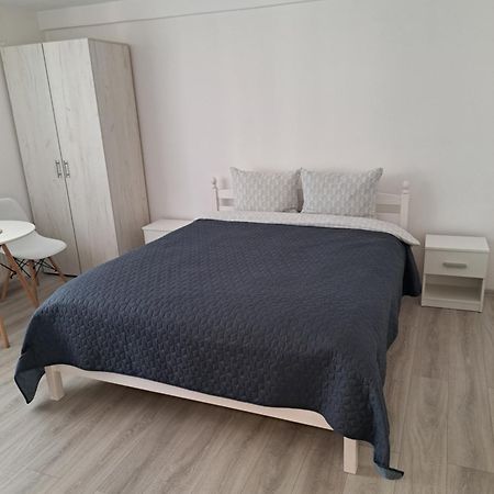 Garsoniera La Bulevard Брашов Экстерьер фото